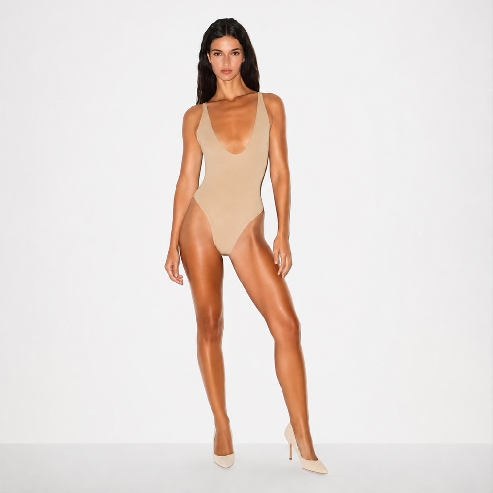 SKIMS Seamless Sculpt Deep Plunge Thong Bodysuit